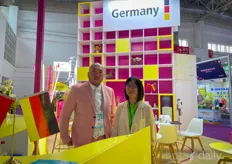 From left to right: Leo from MESSE ESSEN GmbH and Rong from Hortidaily