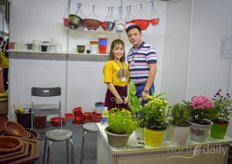 Han Thinh, providing pots for the floricultural industry.