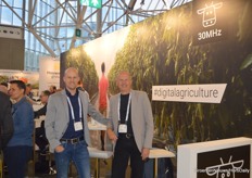 Niels Lauwers (30MHz) and Arie Draaijer (Sendot Research), working together on digitalization. “The potential successors of today’s experienced growers with ‘green vingers’ will need digital systems and software even more to become even better growers.”