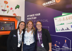 Winny van Heijningen, Marleen Abels and Simone Keijzer (Gearbox Innovation Makers). By bringing together data (LetsGrow.com) and vision technology (Gearbox), both companies want to help growers start growing more data driven.