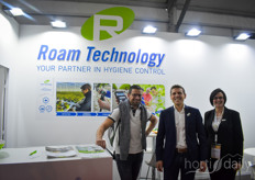 Baptiste Bessette & Caroline with Roam Technology is visited by a client