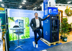 Cord Nunez with HPNow showing the new machine, offering green oxidation. Don't forget about the upcoming webinar:https://www.hortidaily.com/article/9641794/controlling-waterborne-pathogens-in-greenhouses/ 