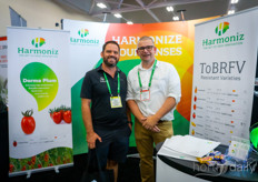 Henry Klassen, HK Greenhouse Consultancy, visits Stephan Vonk, Harmoniz, to talk about resistant varieties